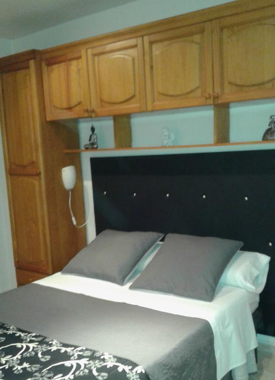Comet Suites Elvira Granada Habitación foto