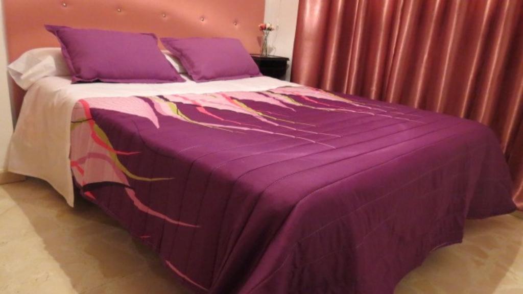 Comet Suites Elvira Granada Habitación foto