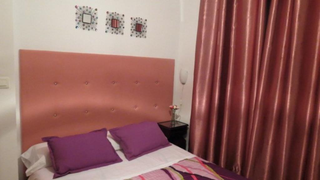 Comet Suites Elvira Granada Habitación foto