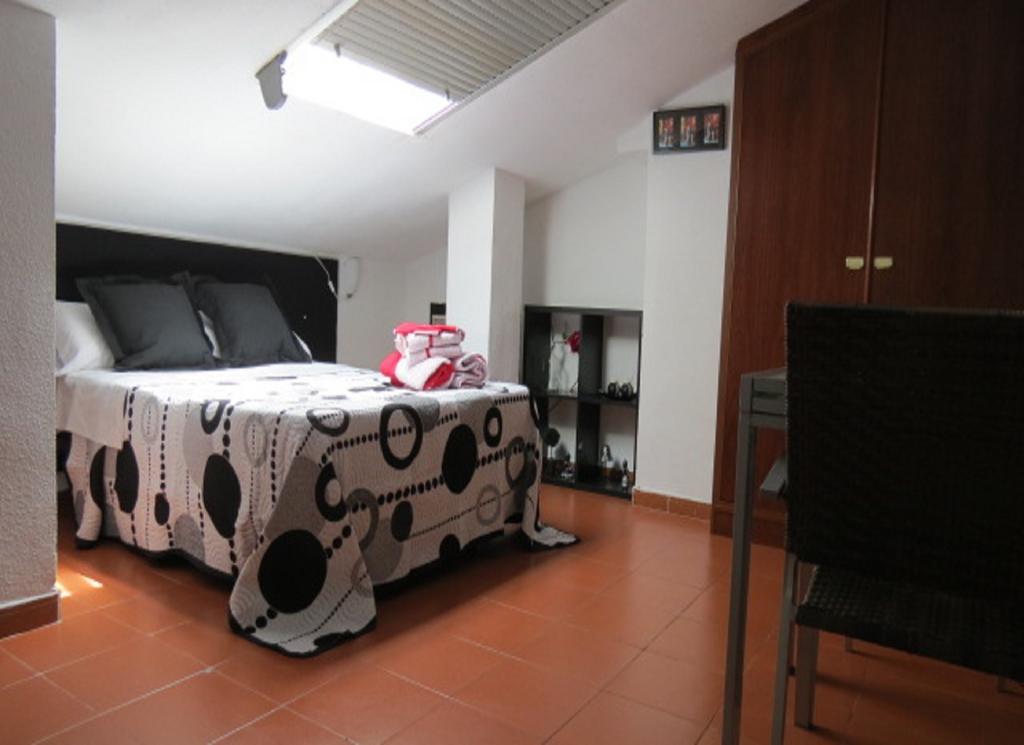 Comet Suites Elvira Granada Habitación foto