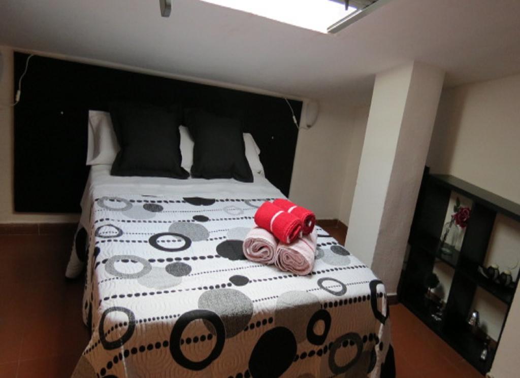 Comet Suites Elvira Granada Habitación foto