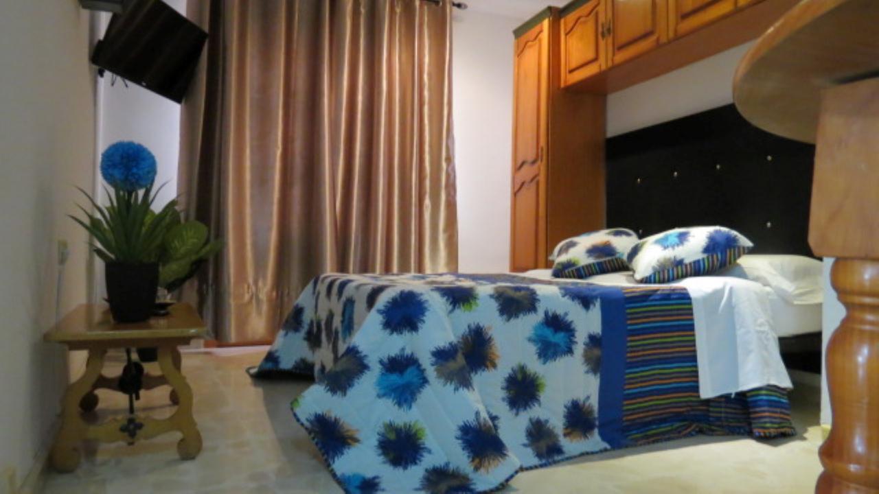 Comet Suites Elvira Granada Habitación foto