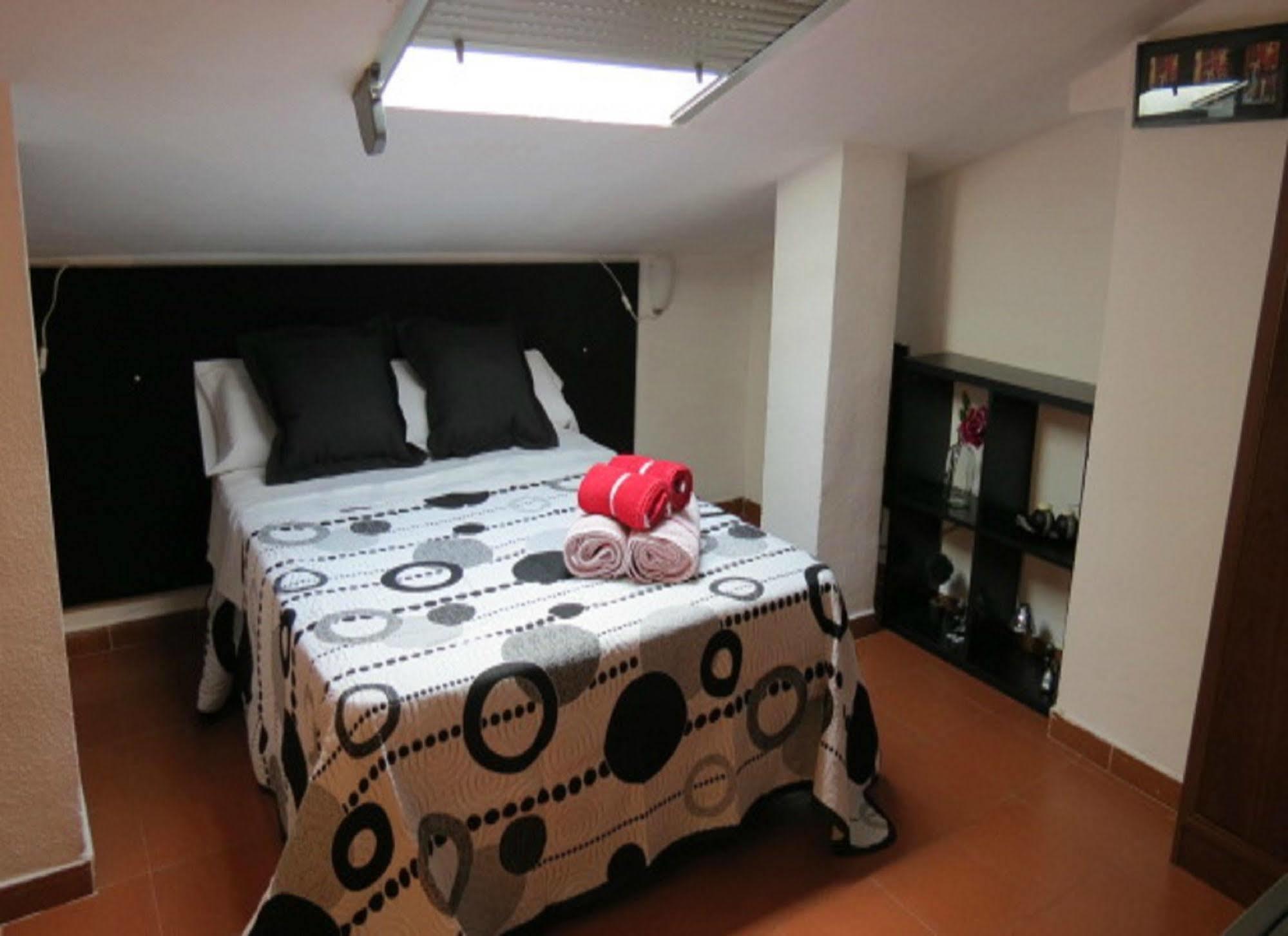 Comet Suites Elvira Granada Exterior foto